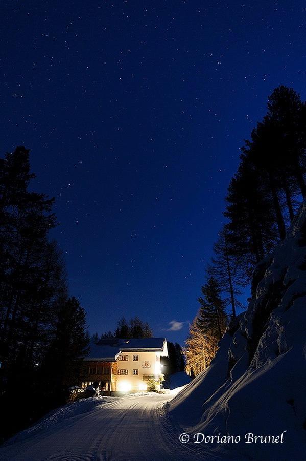 ホテルRifugio Negritella ポッツァ・ディ・ファッサ エクステリア 写真