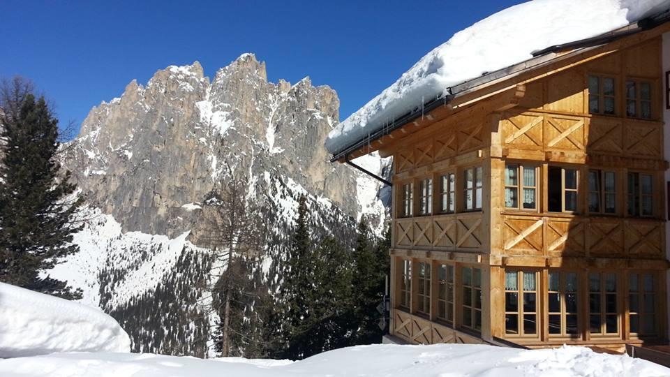 ホテルRifugio Negritella ポッツァ・ディ・ファッサ エクステリア 写真